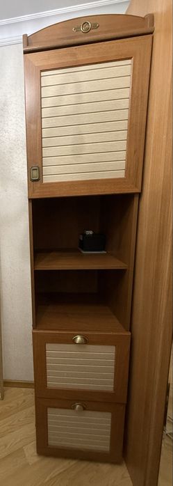 Стеллаж , пенал.