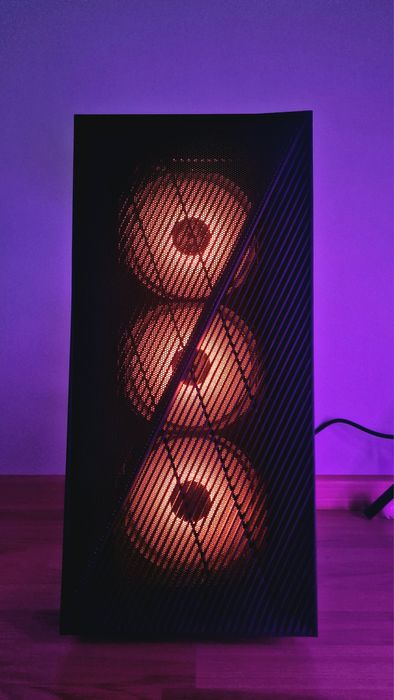 Vand PC Gaming i5 10400F | RTX 3050 8gb | 32gb DDR4 | 1TB SSD | NOU