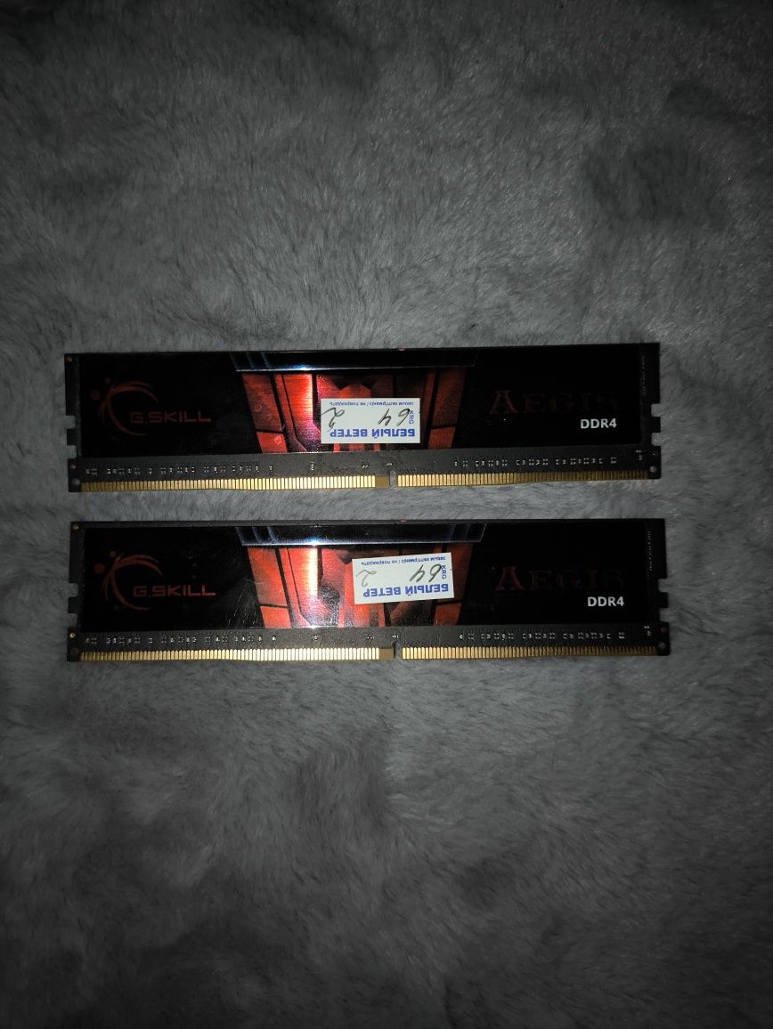 Продаю ОЗУ 16 ГБ DDR4 2400 MHz одна планка – отличное состояние!