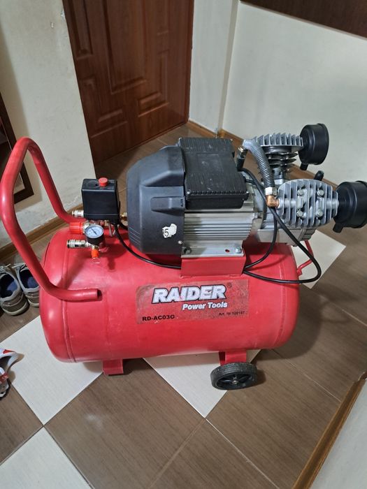 Vind compresor aer pe ulei  RAIDER RD-AC030,