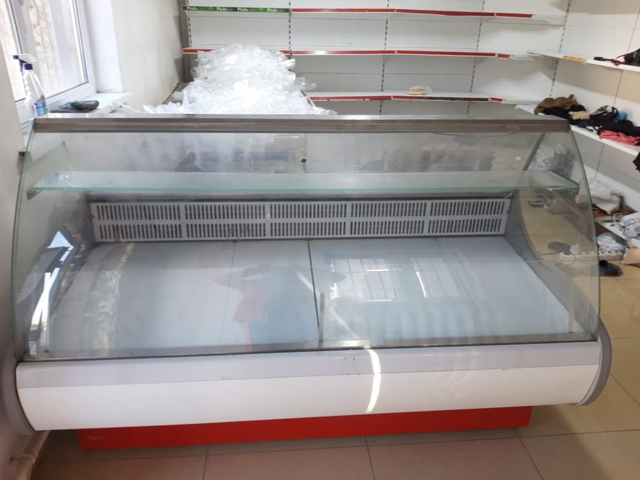 Холодильник витринный