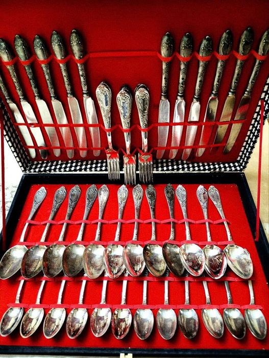 Продам качественный мильхеровый набор столовых приборов