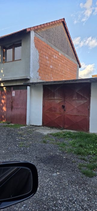 Vând Garaj, acces ușor, apă curentă,  curent și canalizare