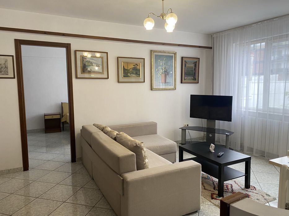 Inchiriez apartament