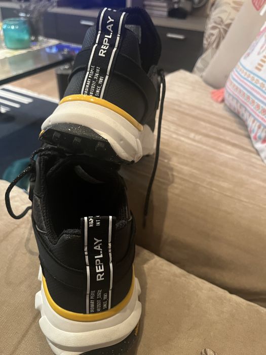 Маратонки - Сникърси