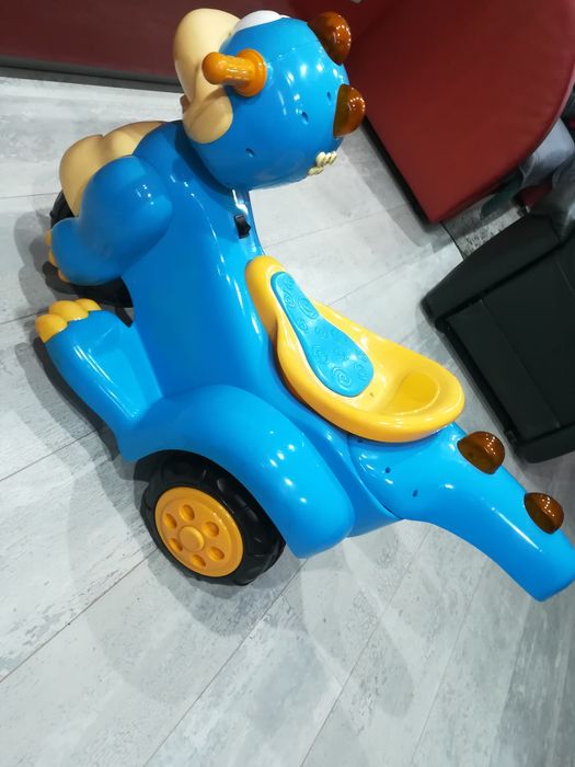 Детска акомулаторна кола Динозавърче/CHIPOLINO