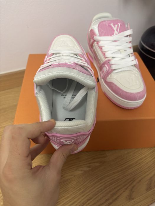 Lv trainers pink