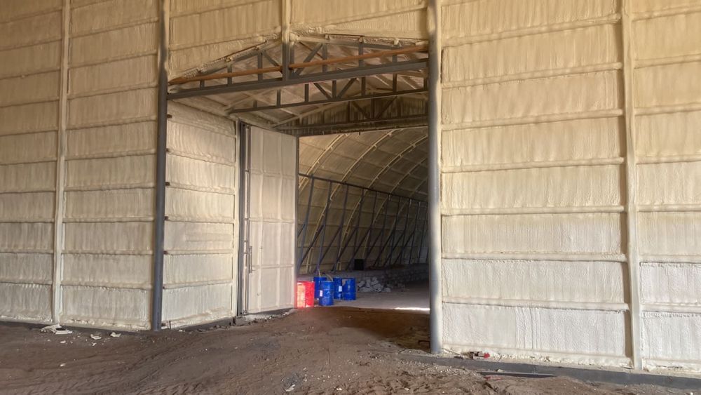 Утепление пенополиуретан (ППУ) пена, крыша ангары склады фасады