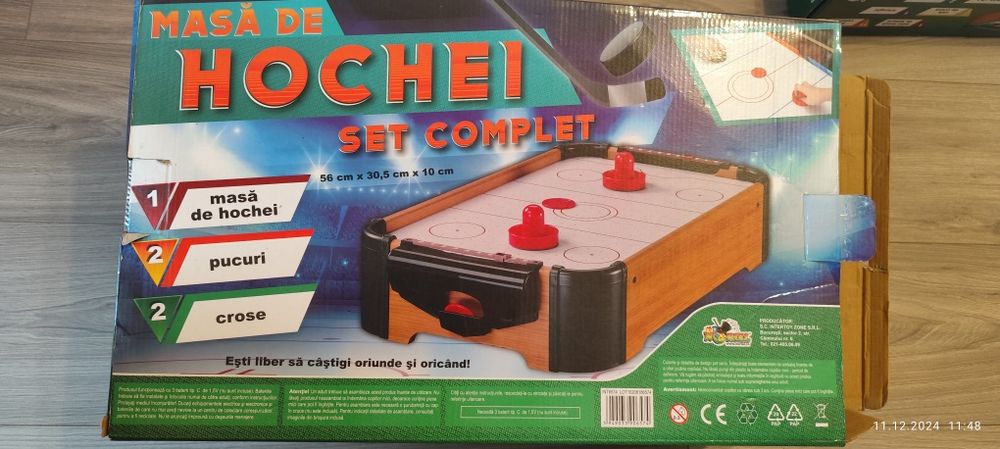 Jocuri de copii, fotbal și hochei