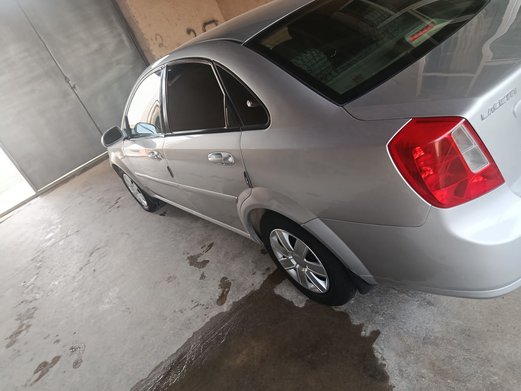 Lasetti   2006 metan gaz