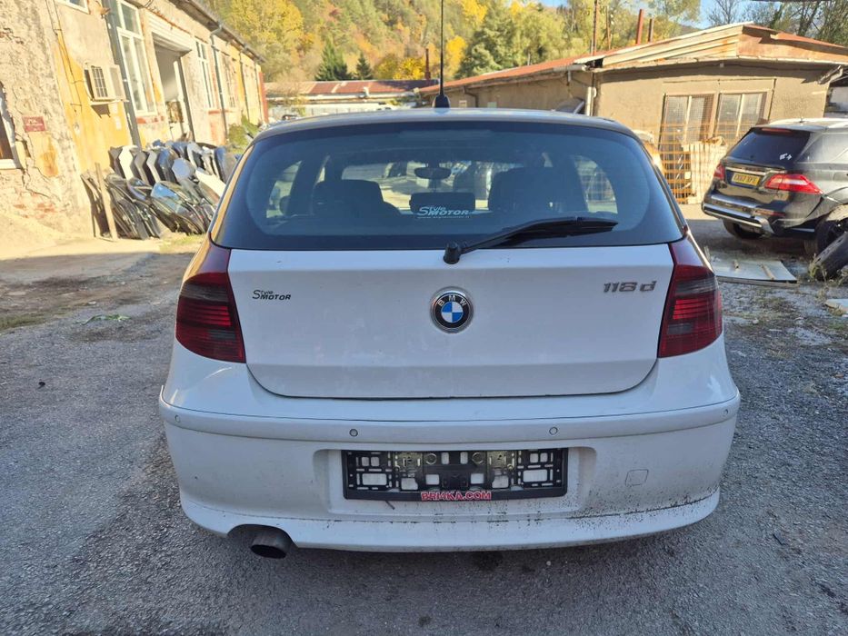 BMW E87 118D 143кс ксенон черен таван  ръчка НА ЧАСТИ!