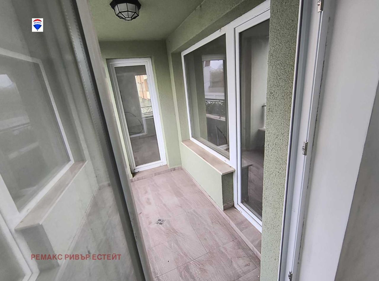 Продава се Тристаен апартамент в Русе, Център - 120 кв.м за 1541 €/кв.м - Снимка #11