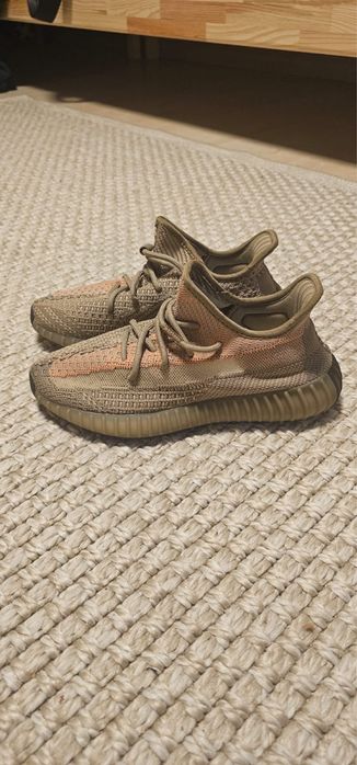 Adidas Yeezy Boost 350 V2 Sand Taupe.