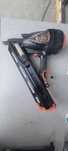 Pistol pneumatic cu cuie ptr beton sau tabla