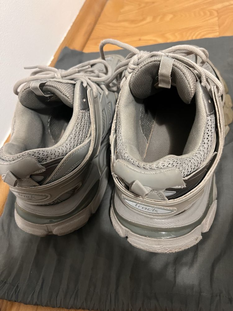 Balenciaga track