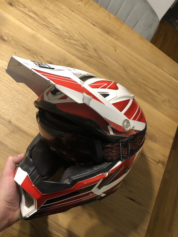 casca motocross AGV