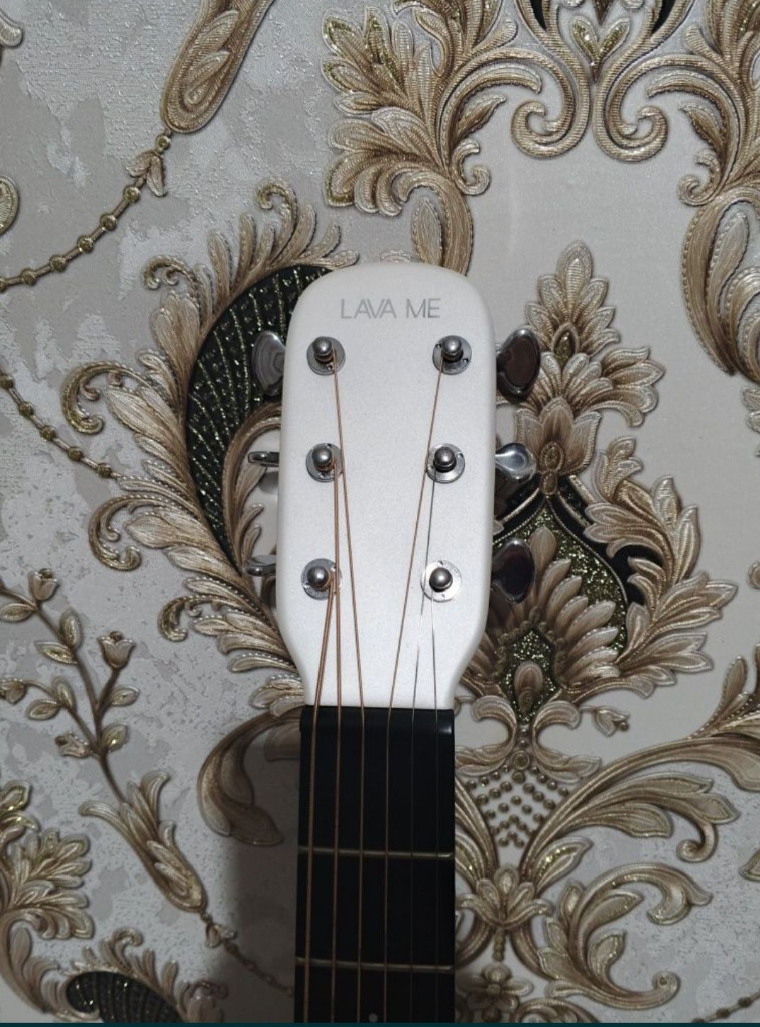 Gitara Lava me 3 yangi avlod