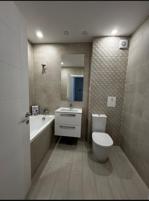 Inchiriez sau vand garsoniera Hils Brauner parter+parcare acoperita