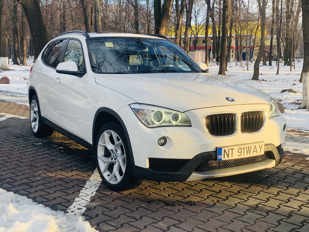 BMW X1 2013 / X-drive 4x4 / Xenon / Automat / Navi mare / Panoramic