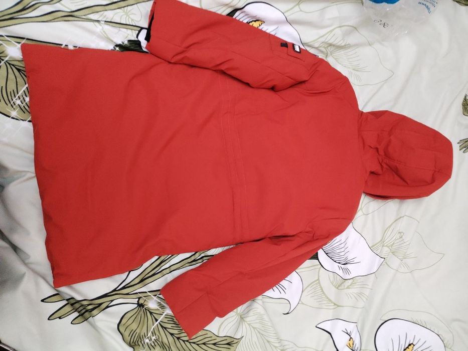 ПРОДАЮ куртку 10-11 и ролики