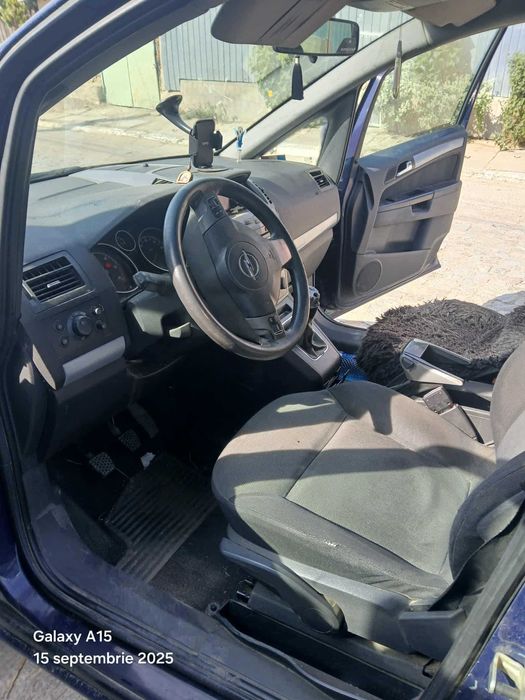 Vand opel zafira pentru dezmembrari