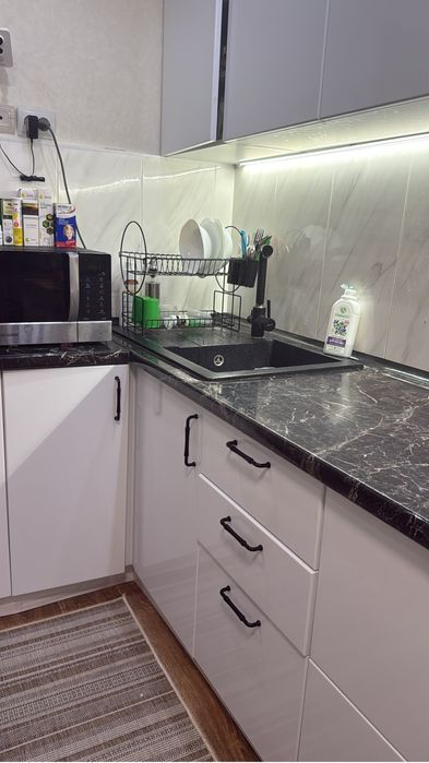 Продам мойку со сталешницей и сместитель двухзахватный