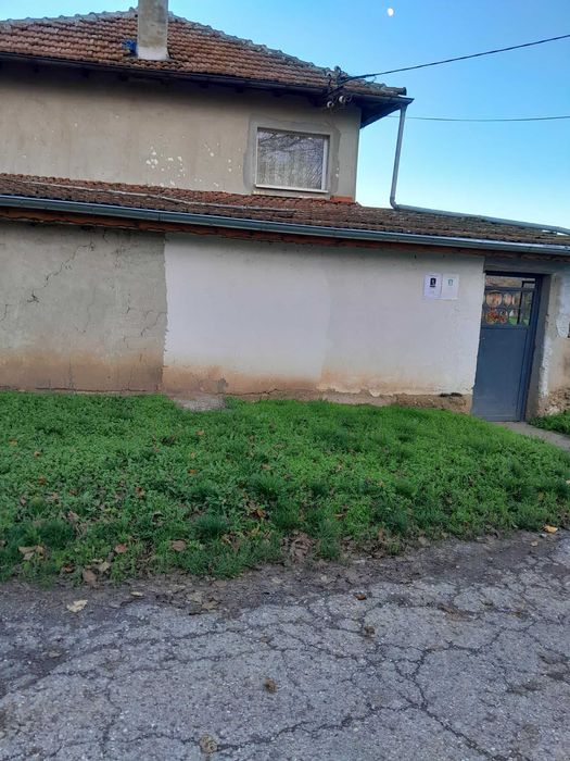 Къща в село Хотница