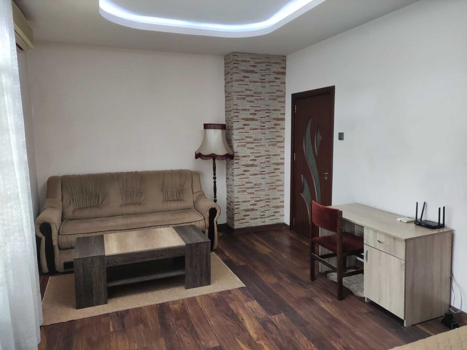 Дава под наем тристаен апартамент в района на Медицинска академия