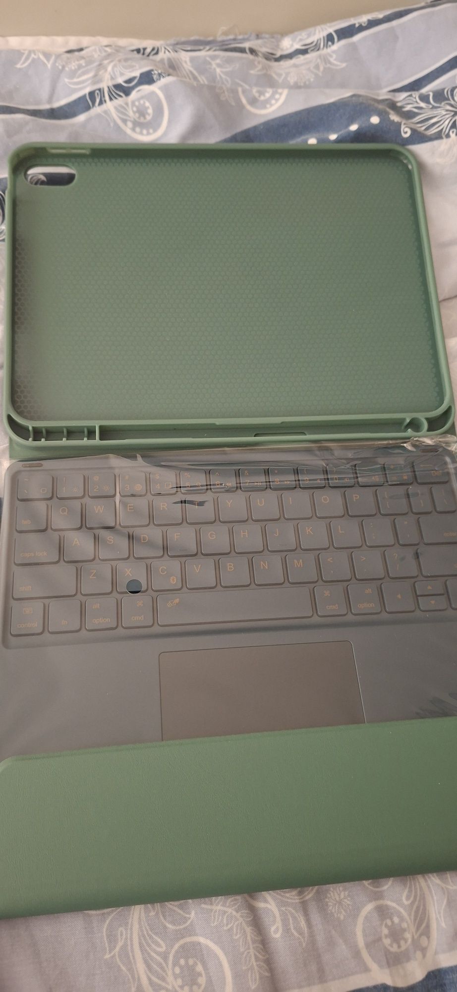 Чехол + клавиатура для планшета ipad 10.9