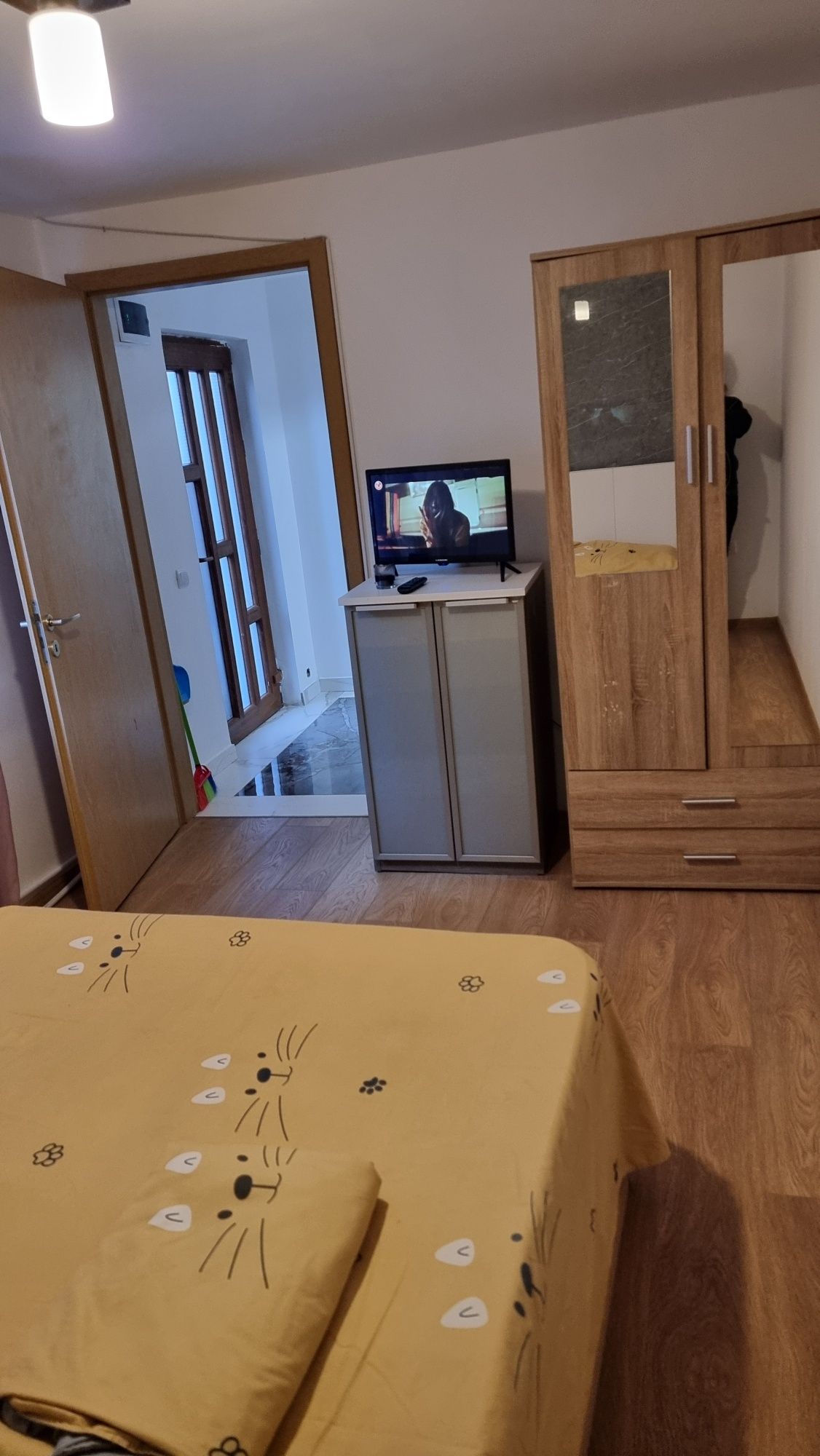 Garsoniera de închiriat