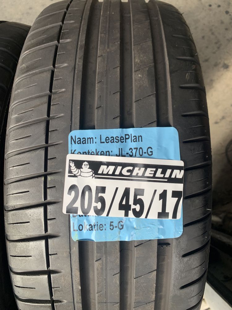 205/45/17 Michelin