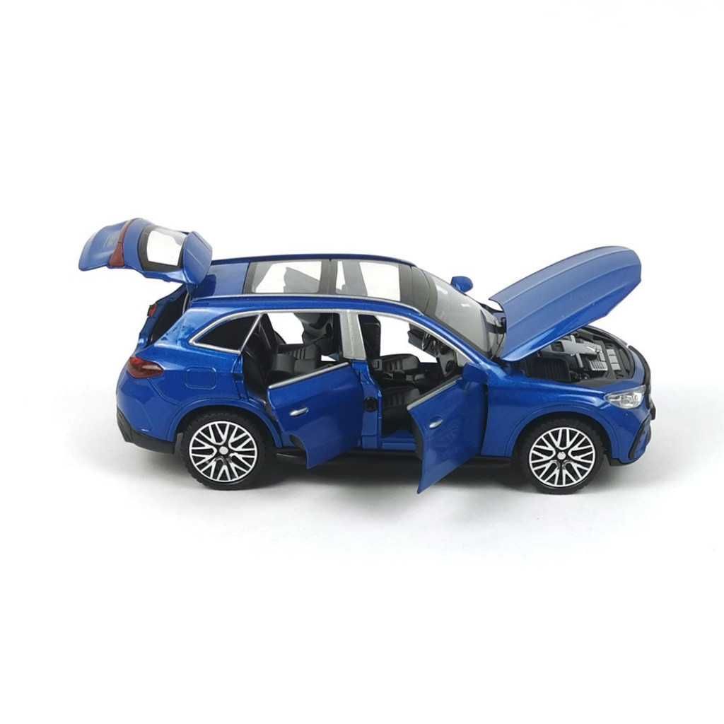 Модел Mercedes GLC,1:32/червен и син цвят