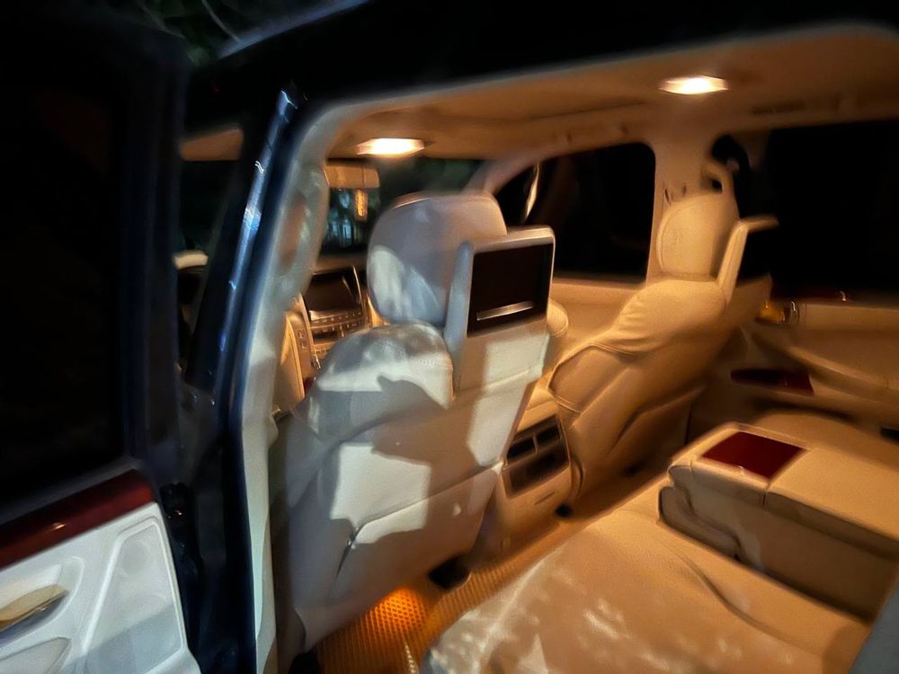 Lexus 570 full Sotiladi