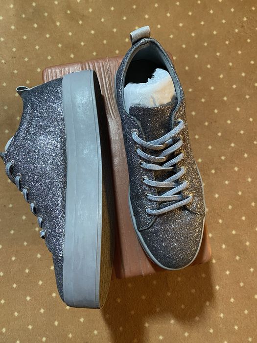 Pantofi sport guess