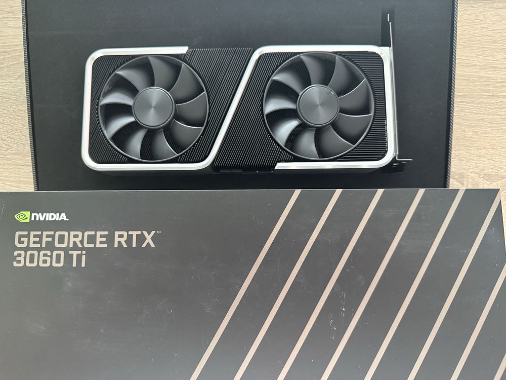 видеокарта NVIDIA RTX 3060 ti Founders Edition - отлична