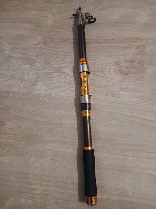 Vând Undiță nefolosită