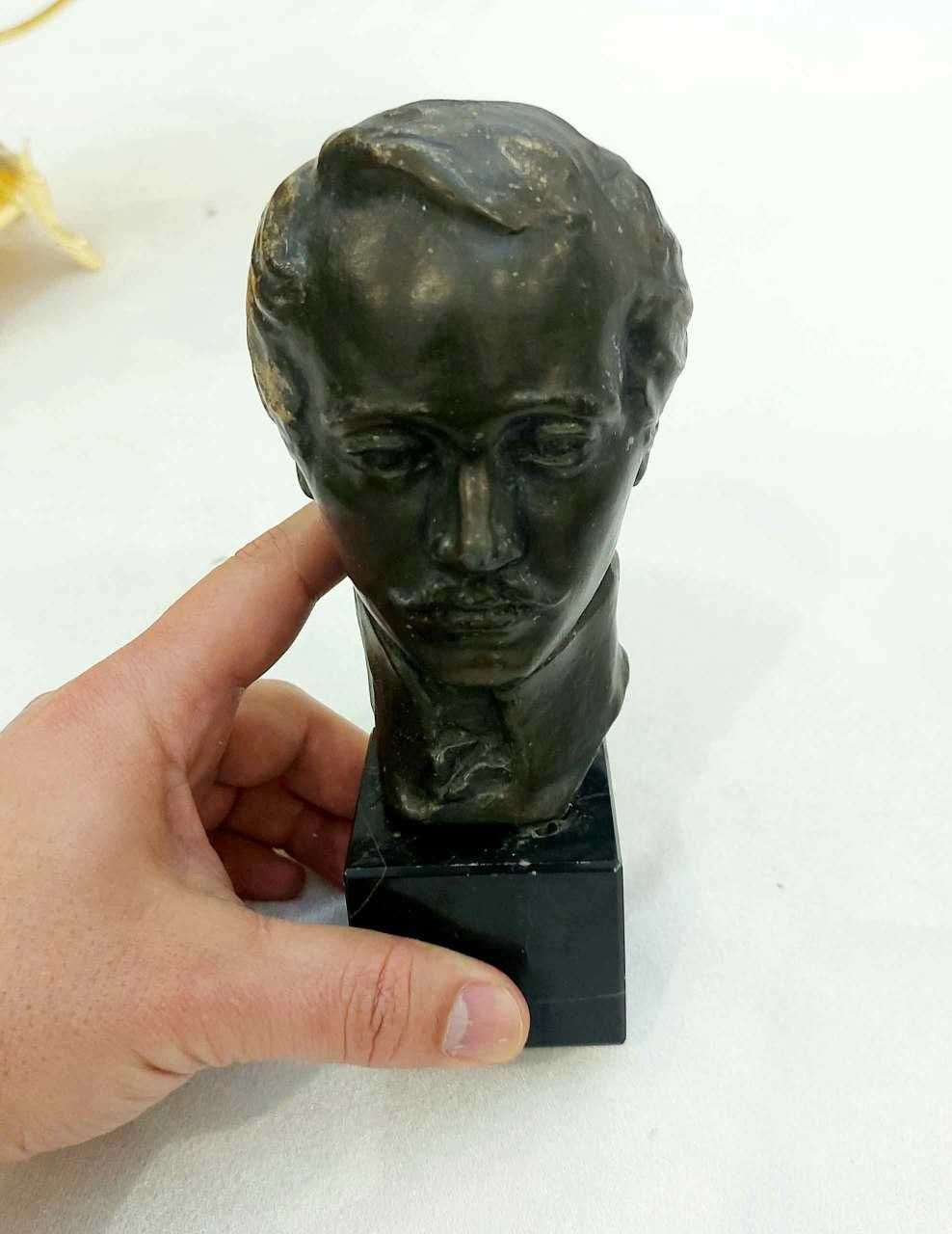 продам  бюст Ленина и Лермонтова