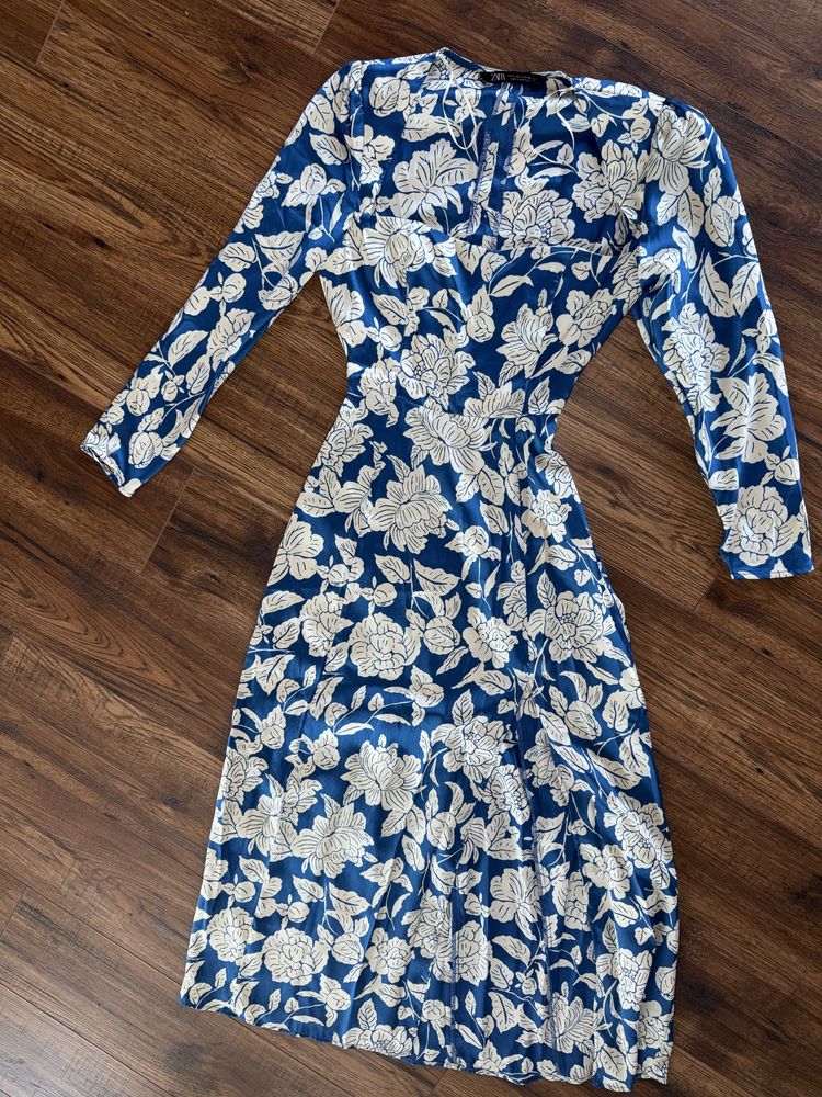 Zara рокля с етикет