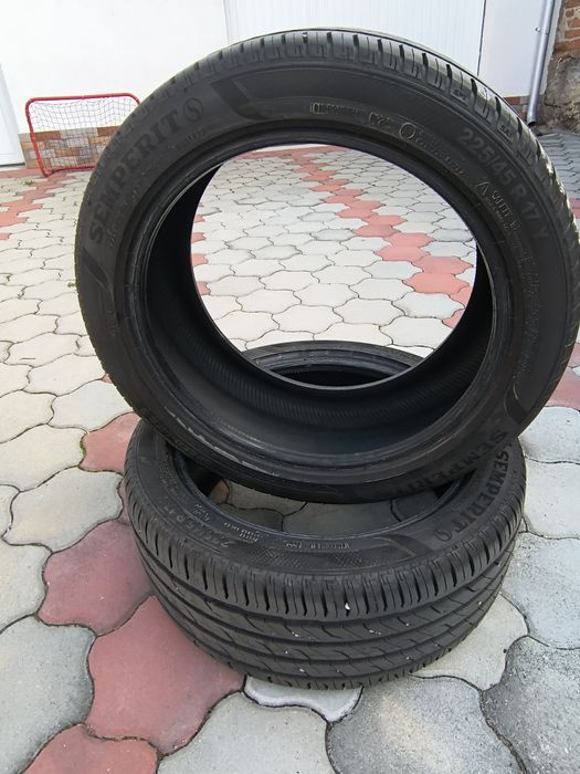 Vând 2 anvelope vara