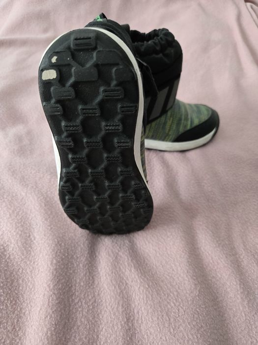 Детски зимни ботуши.