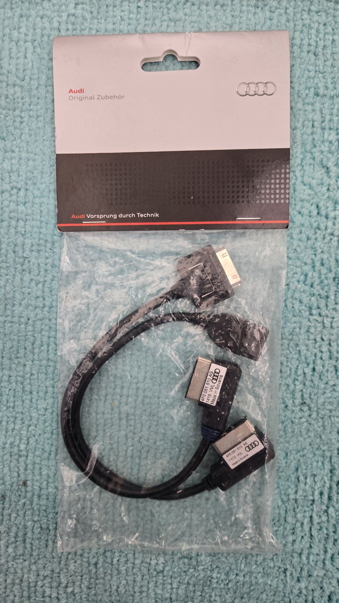 Cablu adaptor original Audi iPod iPhone USB