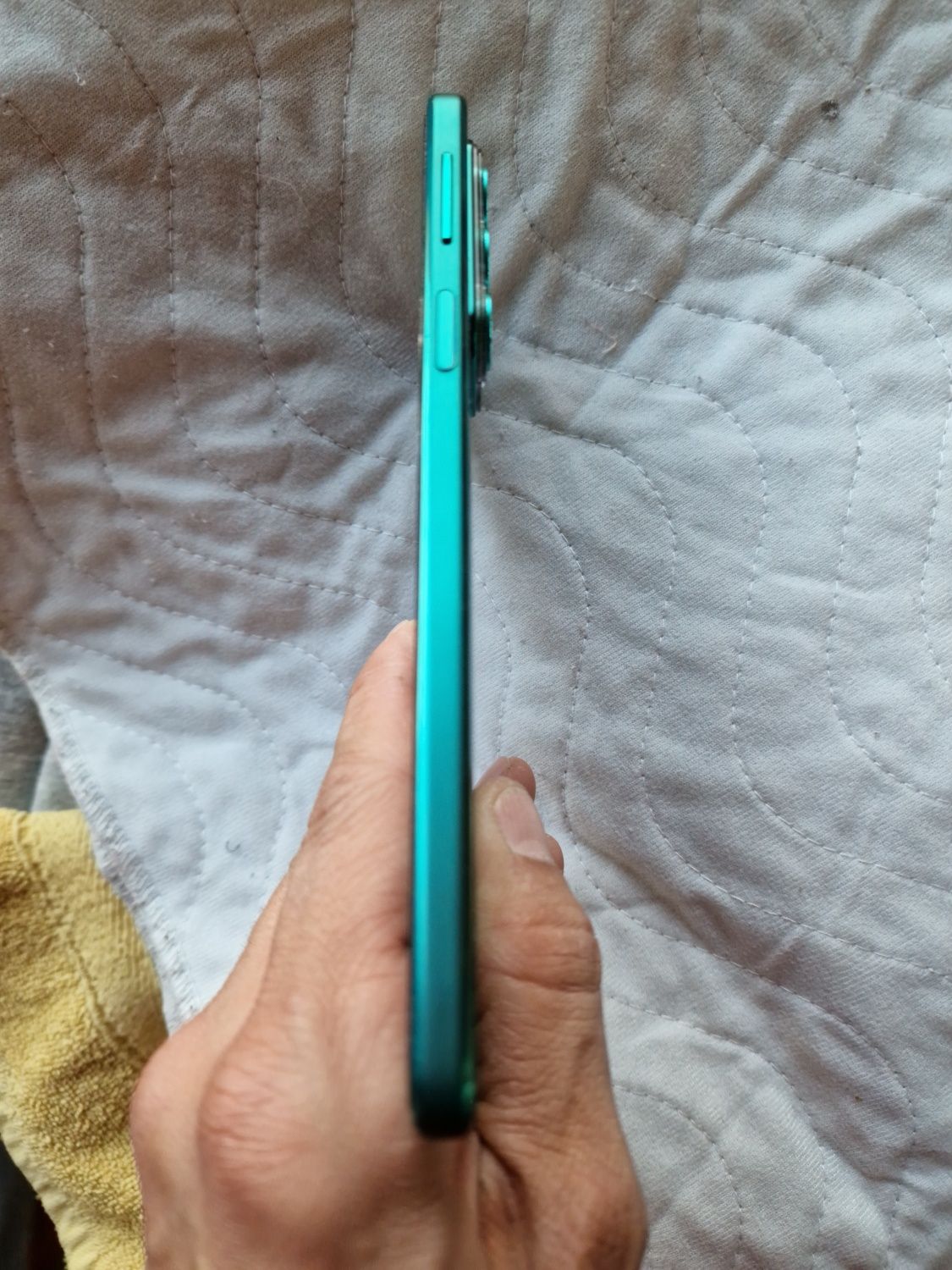 Motorola Edge 20 Frosted Emerald
COLOR Frosted Emerald
otorola
TYPE MC