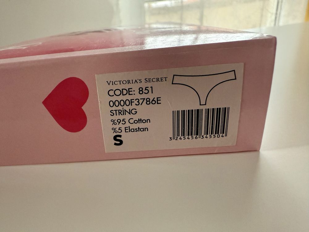 Victoria's Secret Love Дамско бельо - прашки в кутия - Размери : S , M