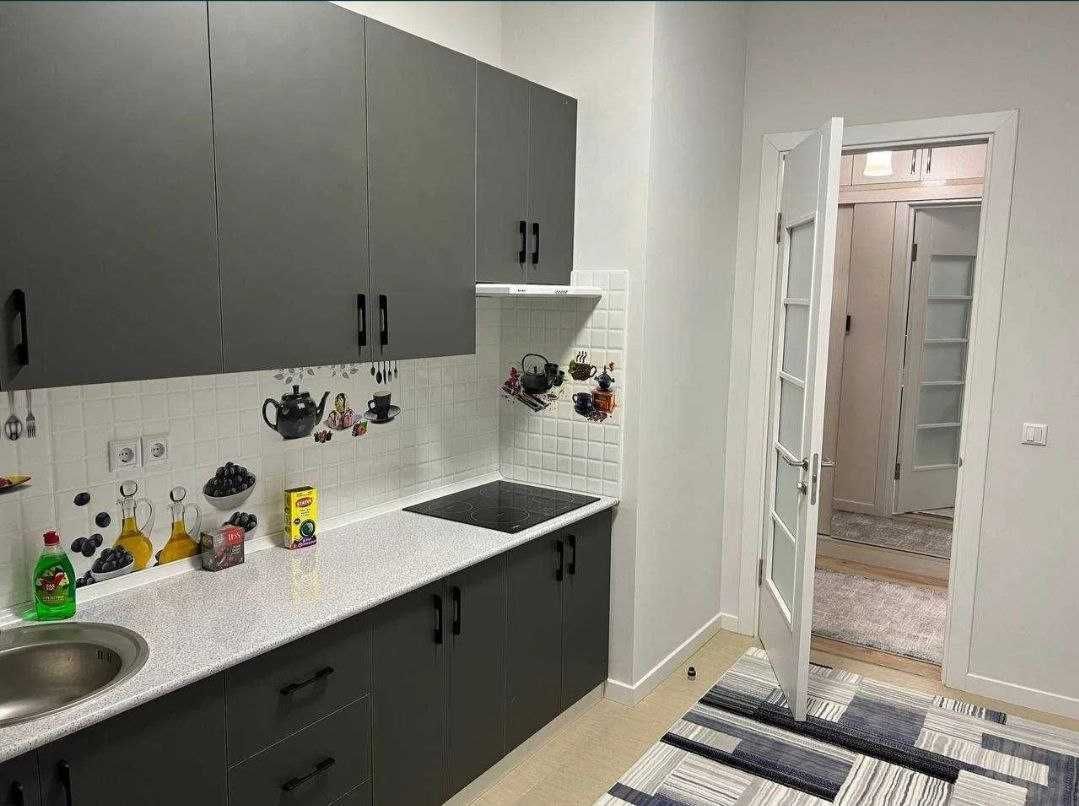 СДАМ Квартиру с новым ремонтом в центре 2-ком 4/9.о-р ЦУМ.13*