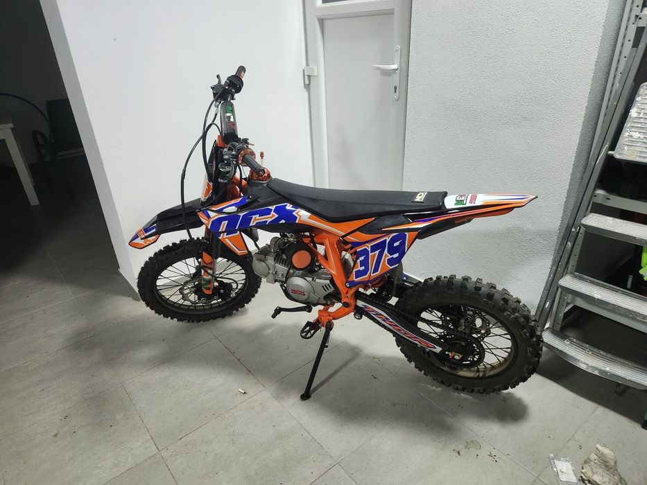 Alta Altul În stare impecabila, folosit aproximativ 2 ore, în garanție pana în 25