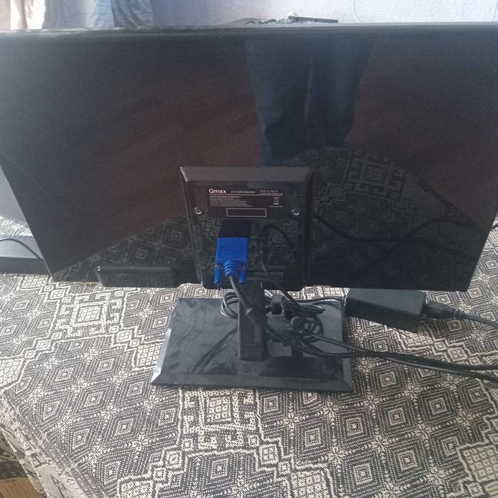 Монитор 21,5 Qmax и LG