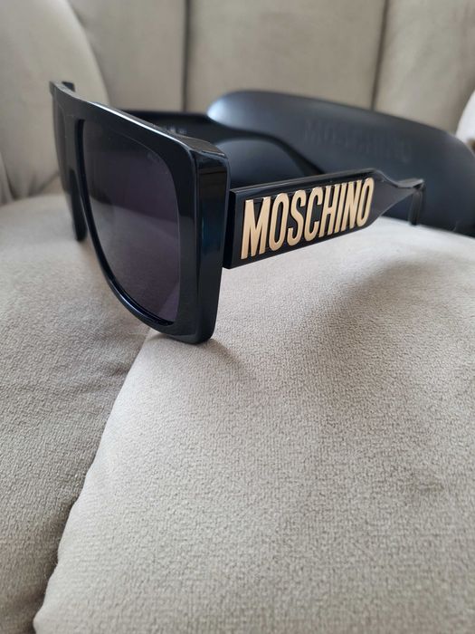 Дамски слънчеви очила Moschino