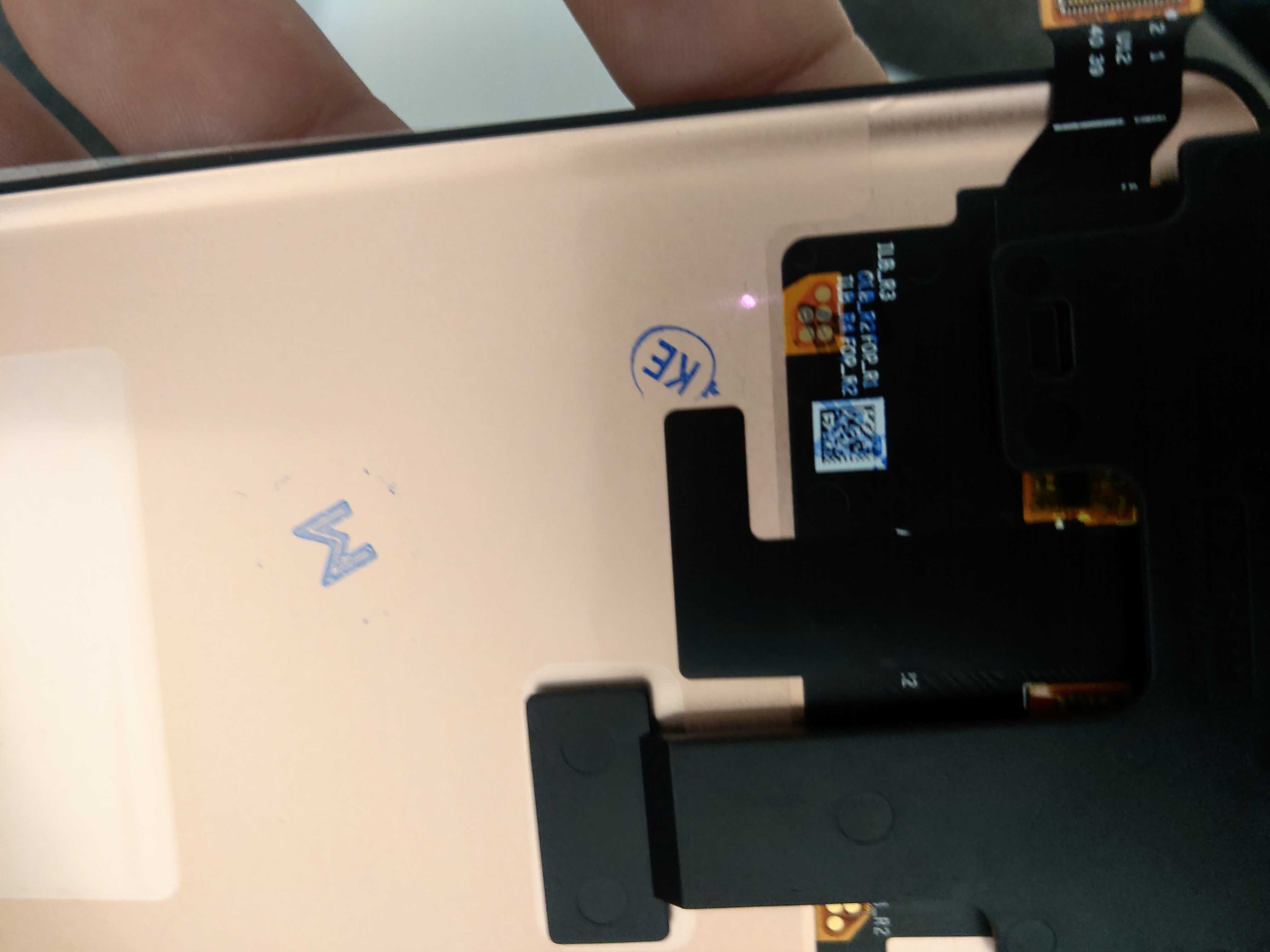 Продавам дисплей за Realme 14 pro  амолед