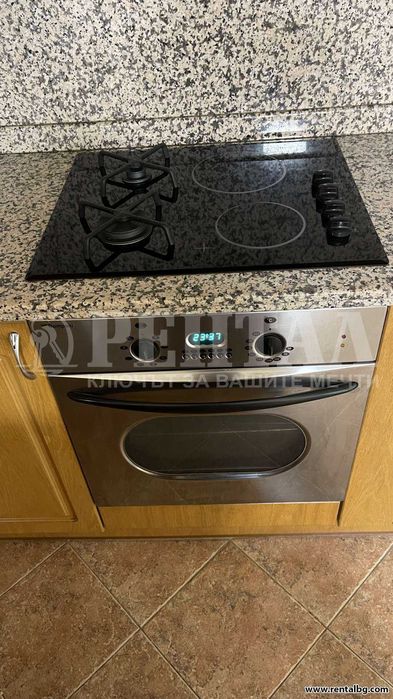 Дава се под наем Тристаен апартамент в Пловдив, Център - 115 кв.м за 600 € - Снимка #6