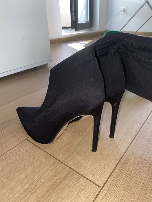 Боти на ток черни